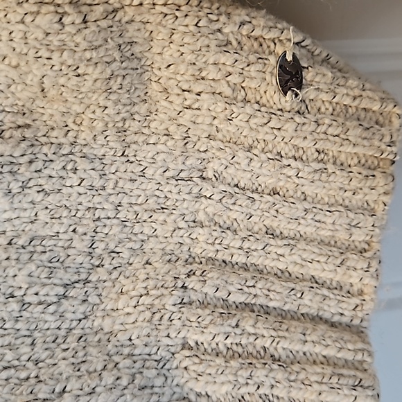 American Eagle Mock Neck Sweater - Picture 4 of 7